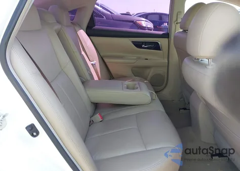 2013 Nissan Altima 2.5 S z USA, uszkodzony, nr VIN 1N4AL3AP0DN563945